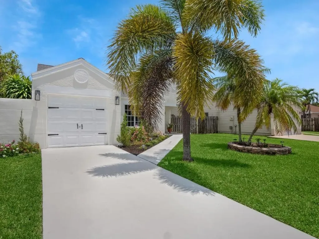 8451 Dynasty Drive Boca Raton FL 33433