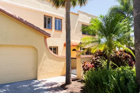 44 Uno Lago Drive Juno Beach FL 33408