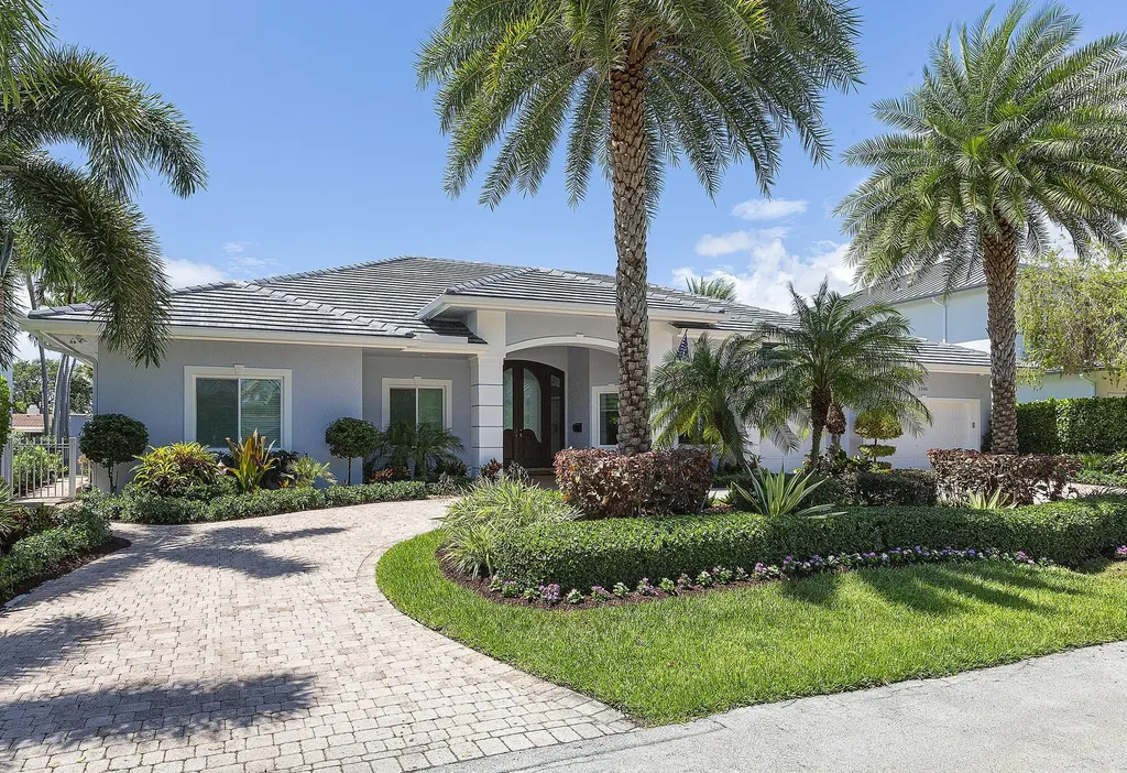 2340 NE 28th Court Lighthouse Point FL 33064