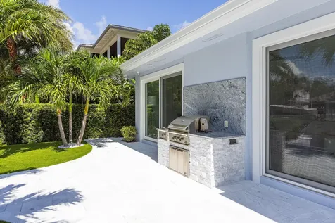 2340 NE 28th Court Lighthouse Point FL 33064