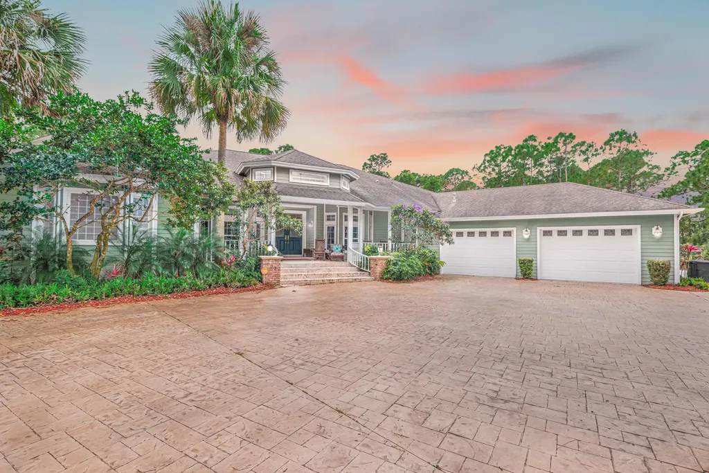 102 NE Charleston Oaks Drive Port St Lucie FL 34983