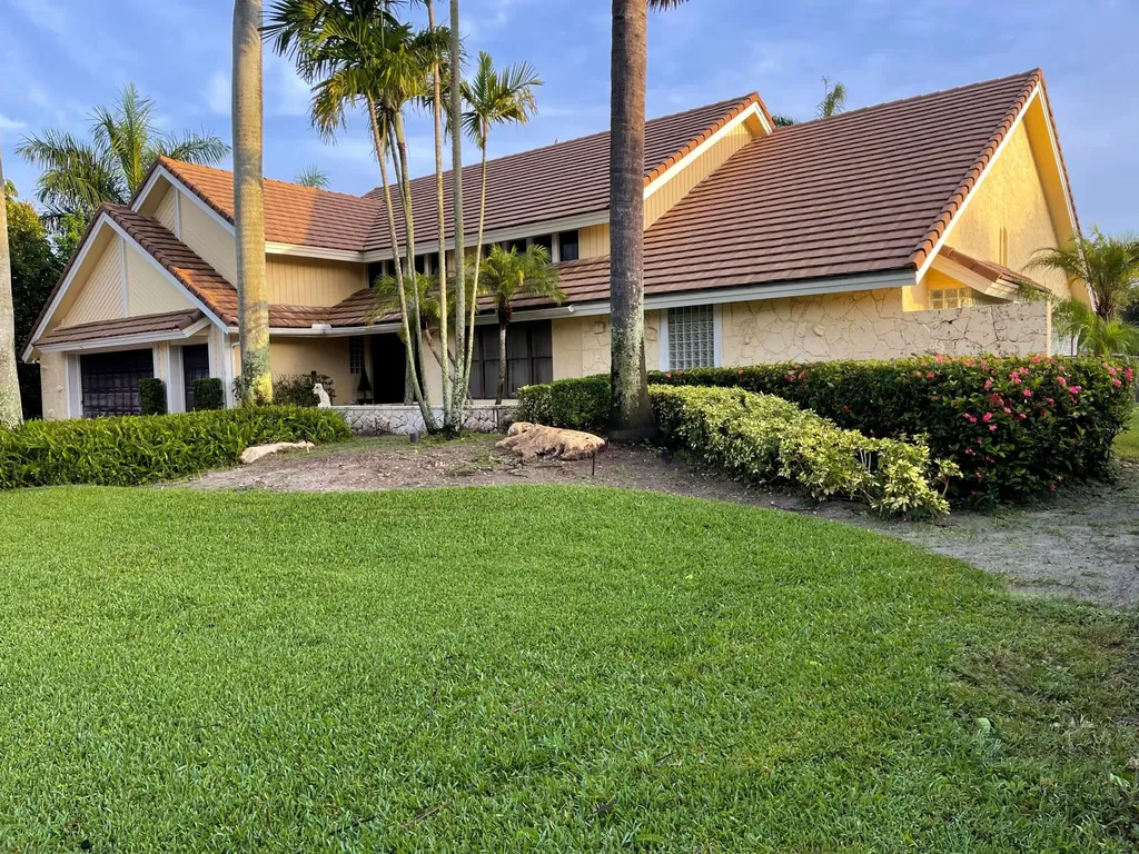 17604 Scarsdale Way Boca Raton FL 33496