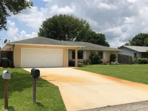 1542 SW Curtis Street Port St Lucie FL 34983