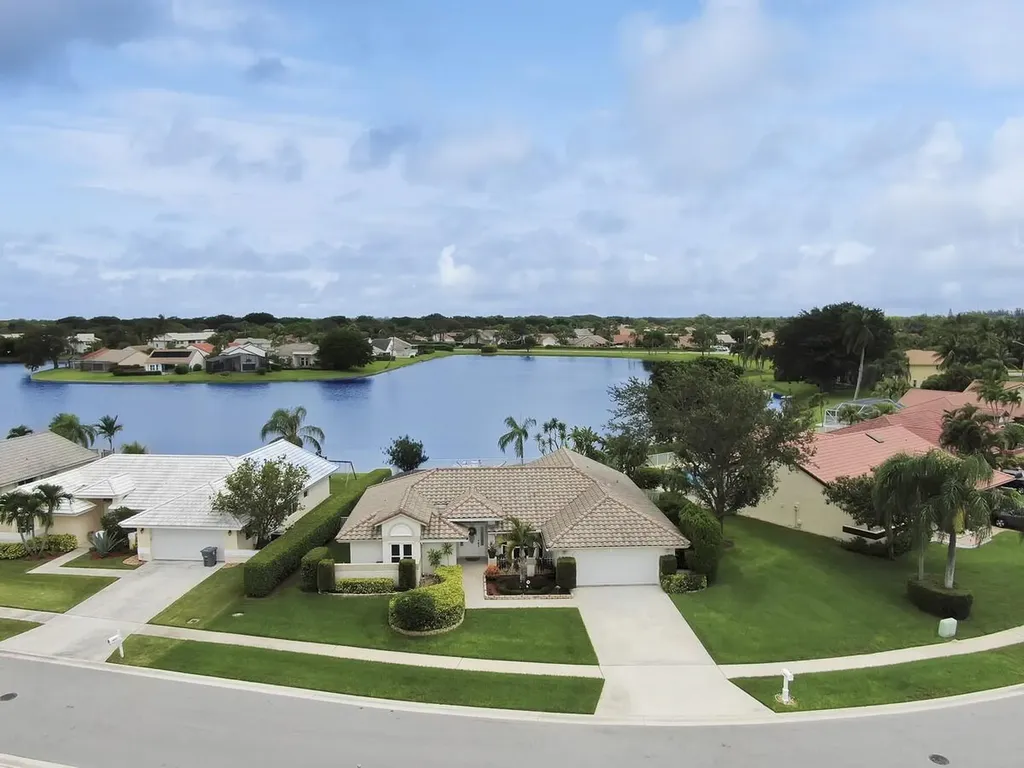 6635 Lake Loran Way Lake Worth FL 33467