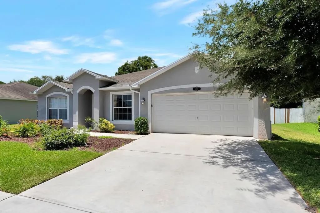 2115 46th Avenue Vero Beach FL 32966