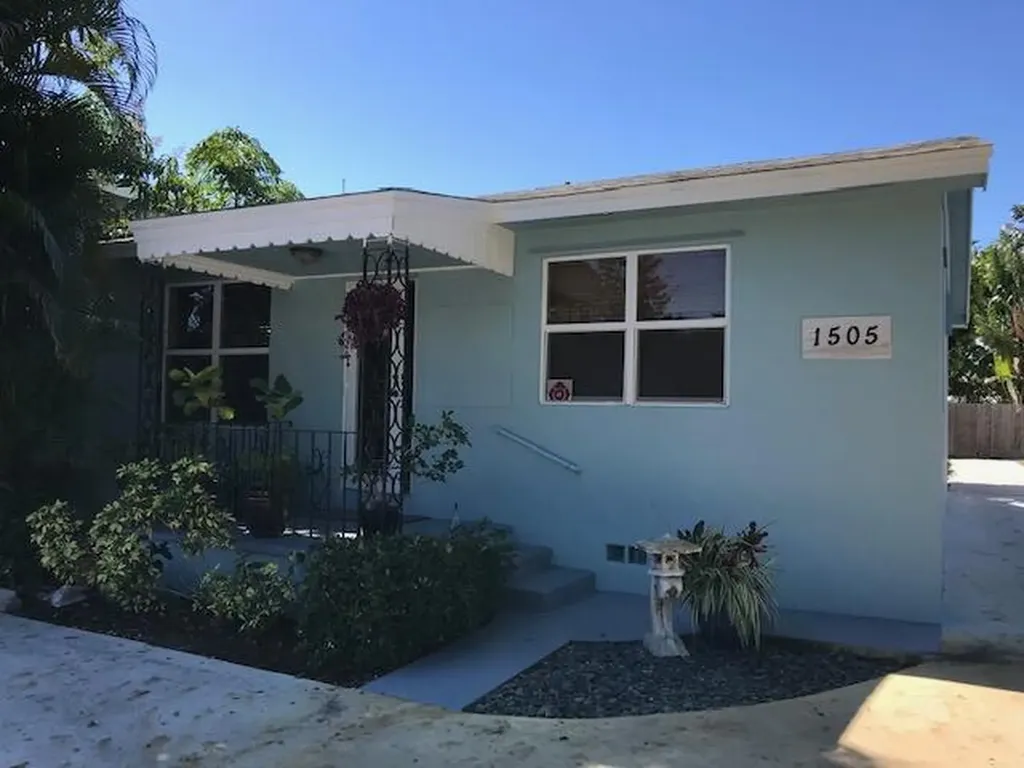1505 N Federal Highway Lake Worth Beach FL 33460