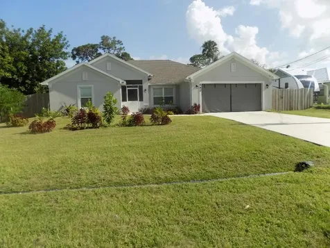 542 SE Majestic Terrace Port St Lucie FL 34983