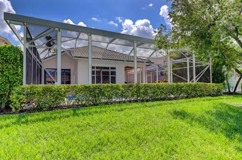 724 Pinehurst Way Palm Beach Gardens FL 33418