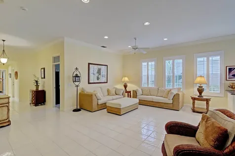 724 Pinehurst Way Palm Beach Gardens FL 33418