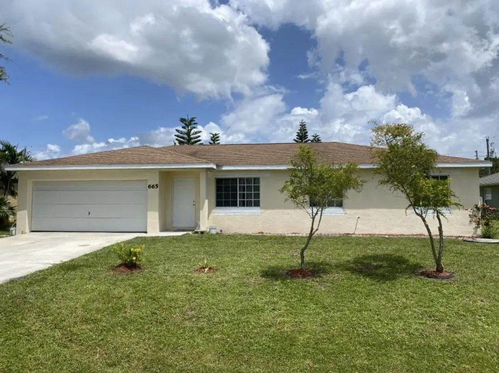 665 NW Cardinal Drive Port St Lucie FL 34983
