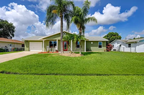 422 SE Lamon Lane Port St Lucie FL 34983