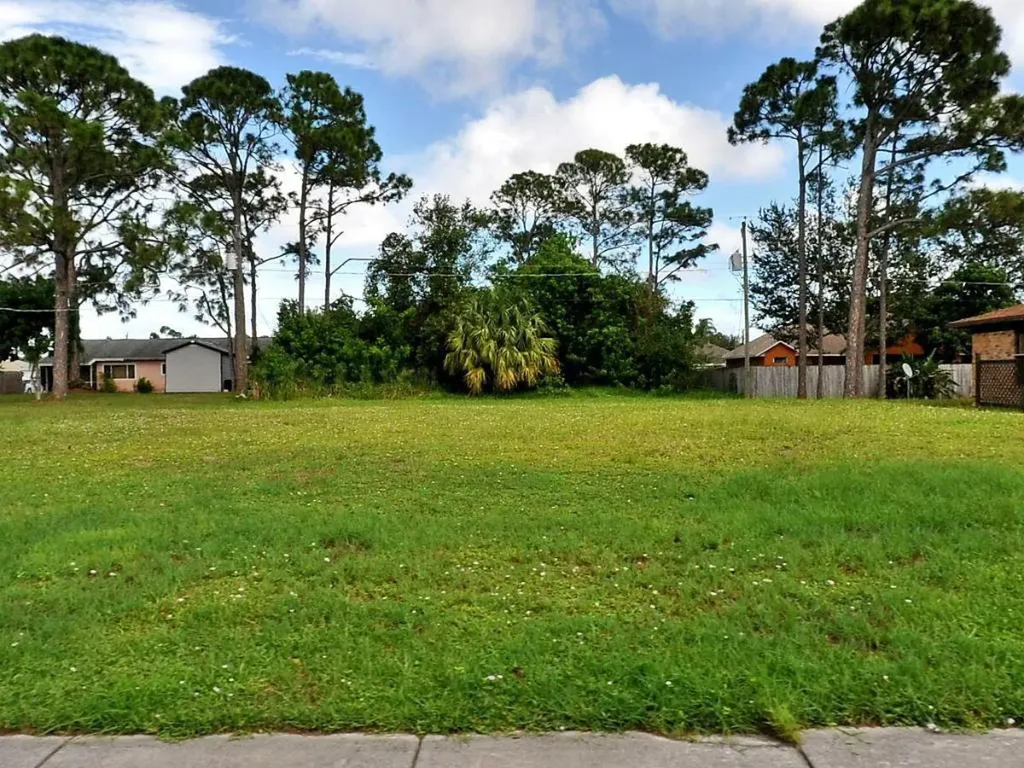 1997 SE Airoso Boulevard Port St Lucie FL 34984