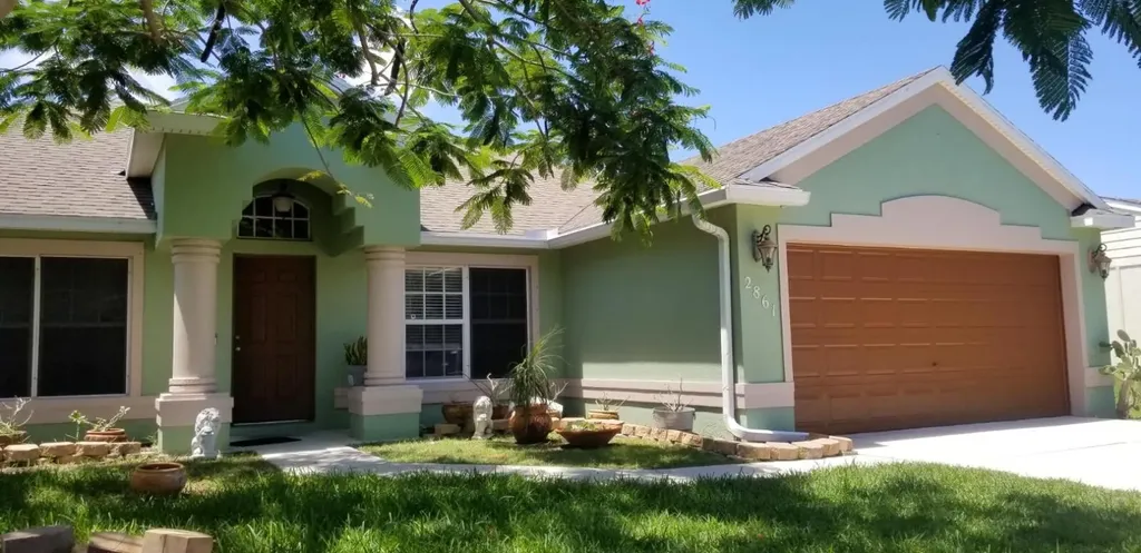 2861 SE Ironton Avenue Port St Lucie FL 34952