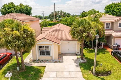 8725 Binghamton Avenue Boynton Beach FL 33436