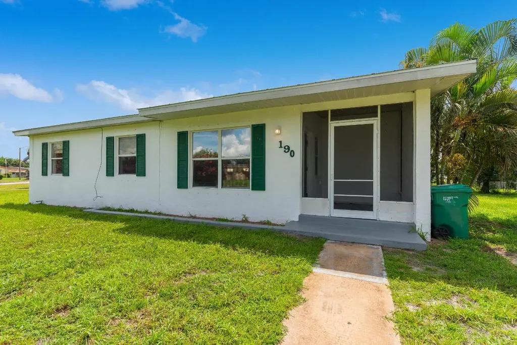 190 SE Solaz Avenue Port St Lucie FL 34983