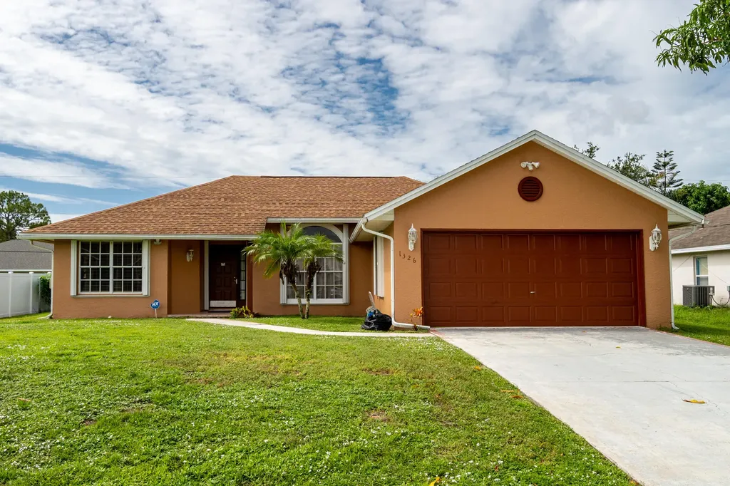1326 SW Janette Avenue Port St Lucie FL 34953