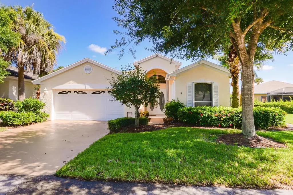 533 NW Lambrusco Drive Port St Lucie FL 34986