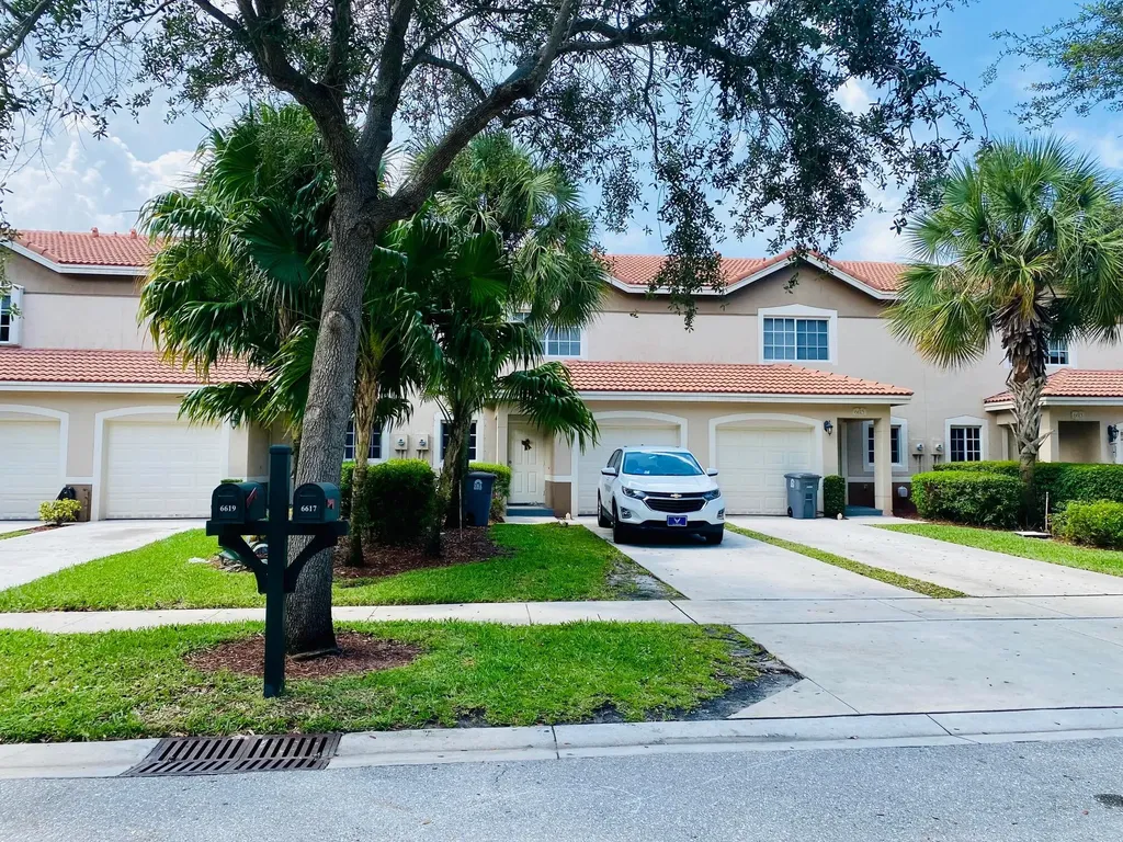 6617 Old Farm Trail Boynton Beach FL 33437