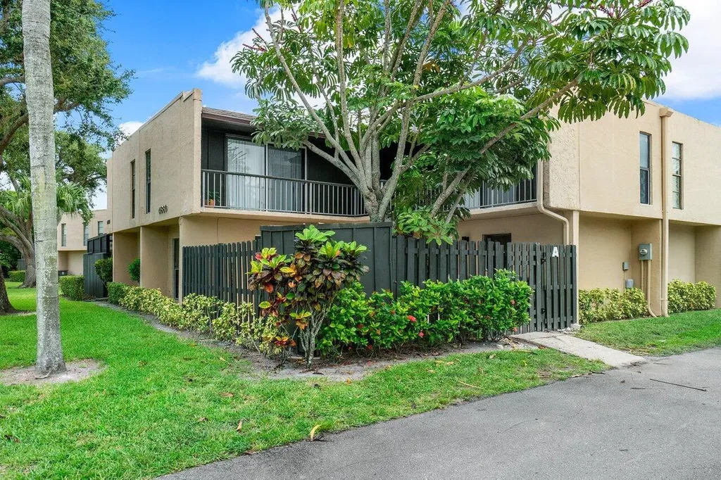 4880 Alder Drive West Palm Beach FL 33417
