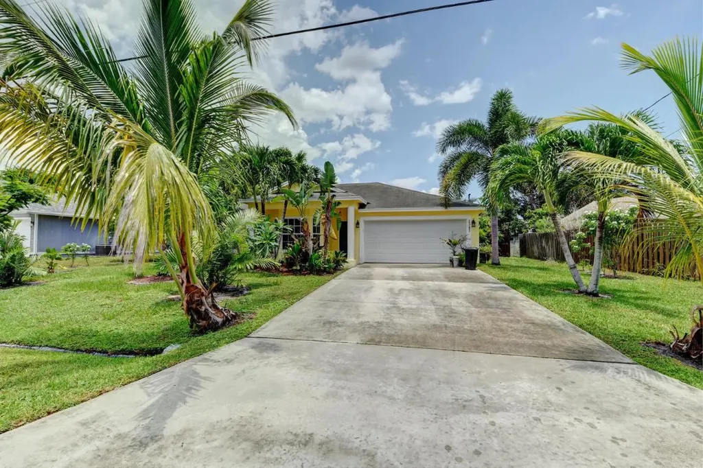 2385 SE Master Avenue Port St Lucie FL 34952