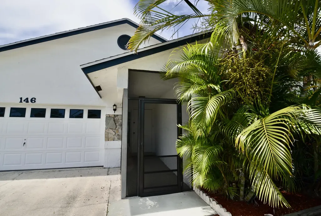 146 Sunflower Circle Royal Palm Beach FL 33411
