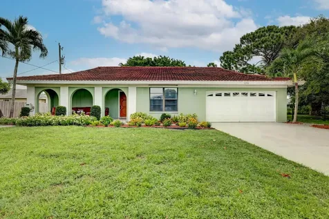2296 SW Edison Circle Port St Lucie FL 34953