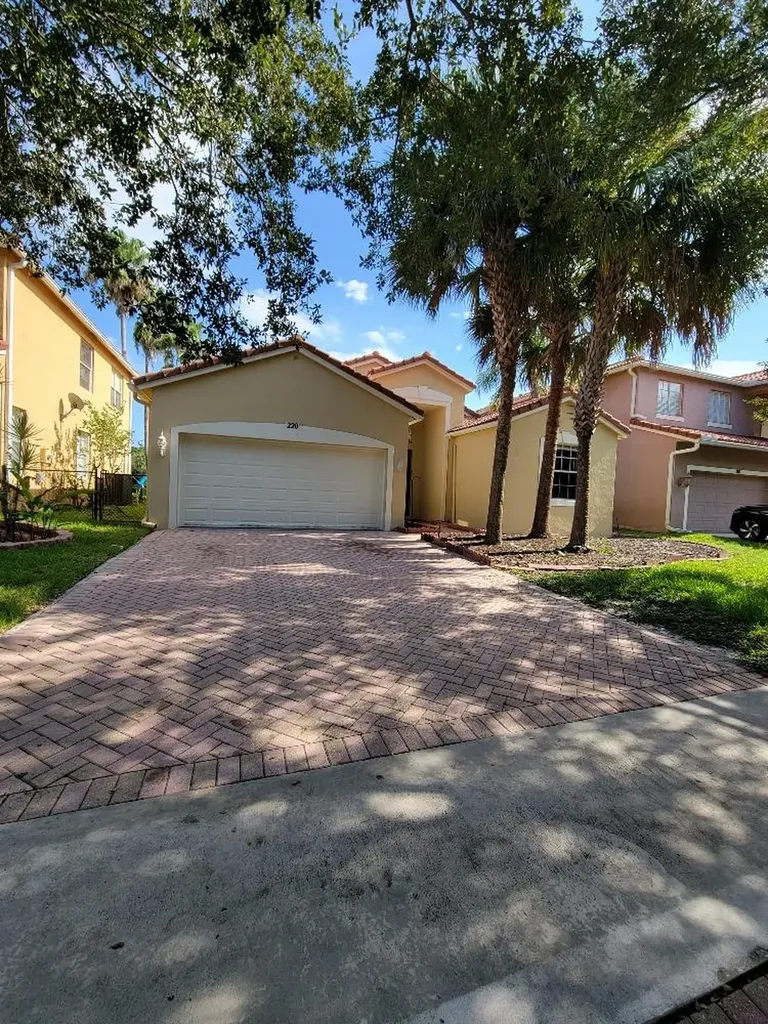 220 Seminole Lakes Drive Royal Palm Beach FL 33411