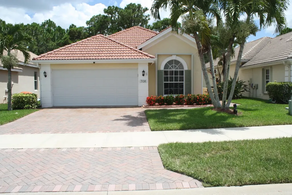 708 SW San Salvador Cove Port St Lucie FL 34986