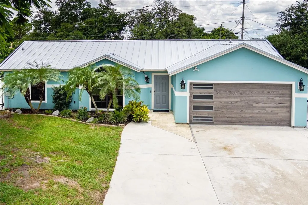 682 SW Lindsay Street Port St Lucie FL 34953