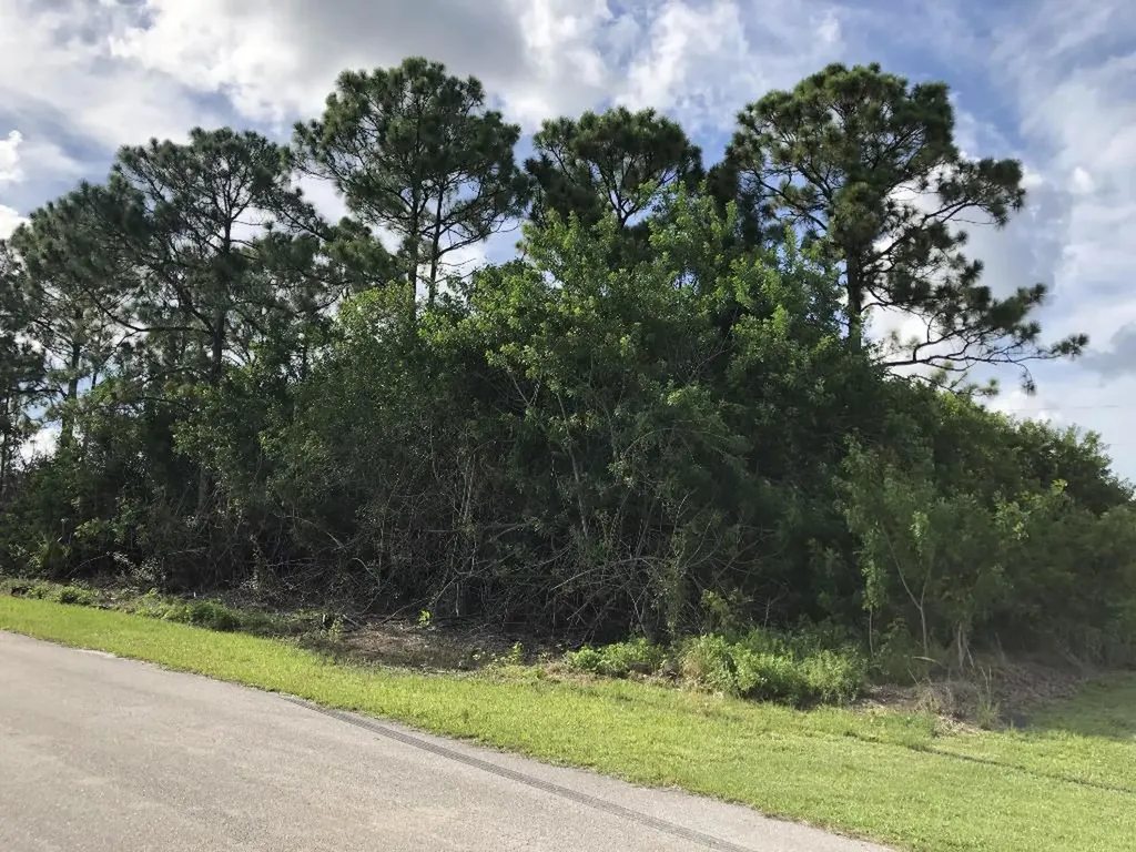 1575 SW Hackensack Avenue Port St Lucie FL 34953