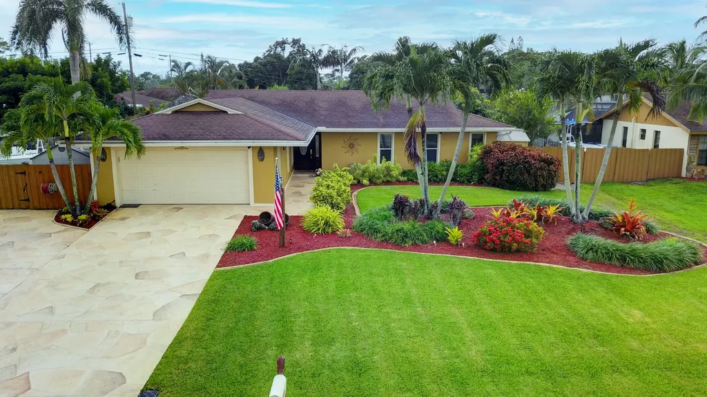 7 W Rubber Tree Drive Lake Worth FL 33467