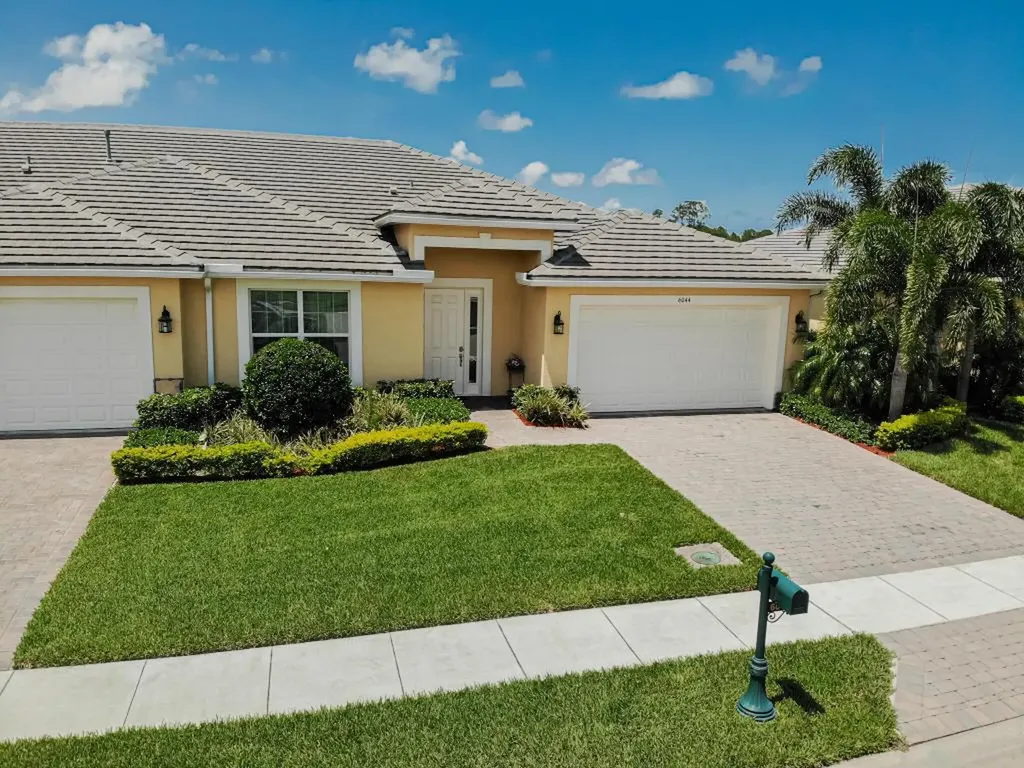 6044 NW Cullen Way Port St Lucie FL 34983
