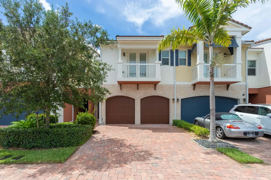 100 NW 69th Circle Boca Raton FL 33487