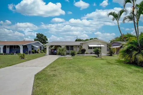 225 SW 8th Avenue Boynton Beach FL 33435
