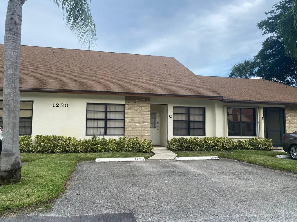 1230 Parkside Green Drive Greenacres FL 33415