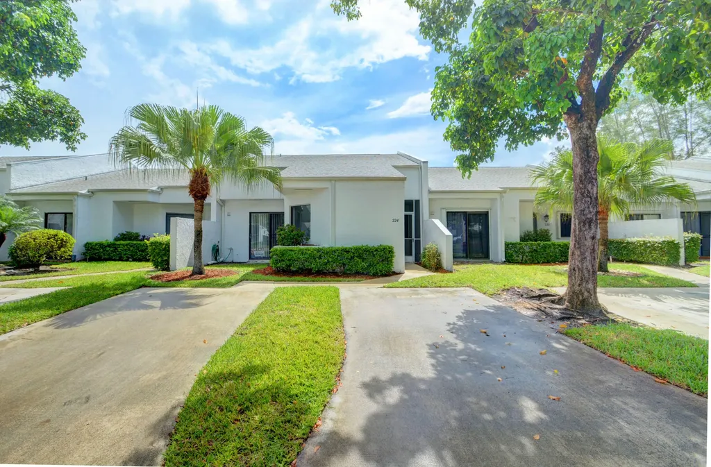 224 Par Drive Royal Palm Beach FL 33411