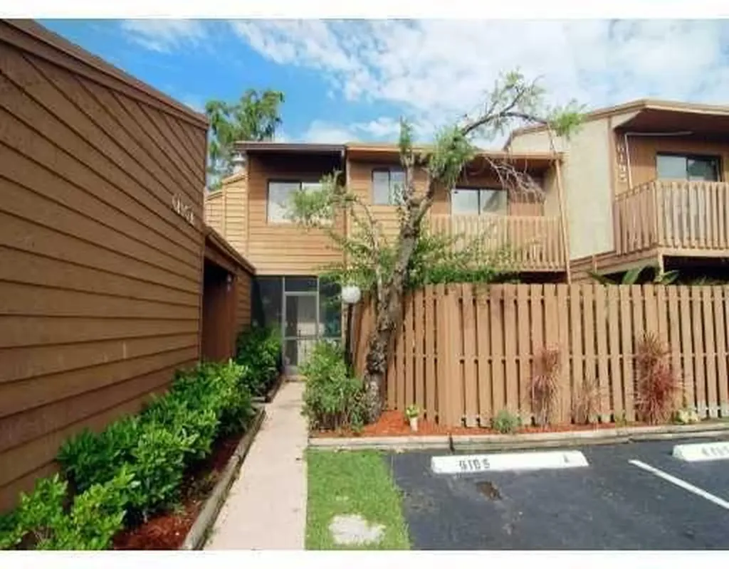 6195 Laurel Lane Tamarac FL 33319