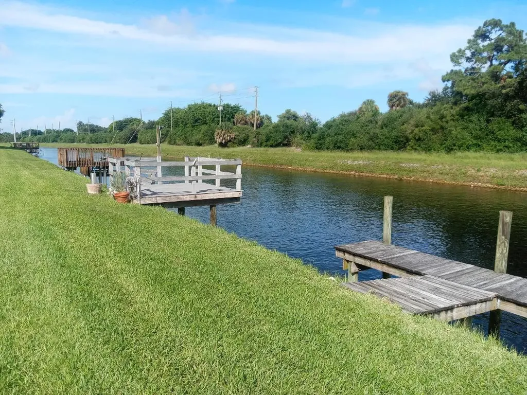 24 Hastings Lane Boynton Beach FL 33426