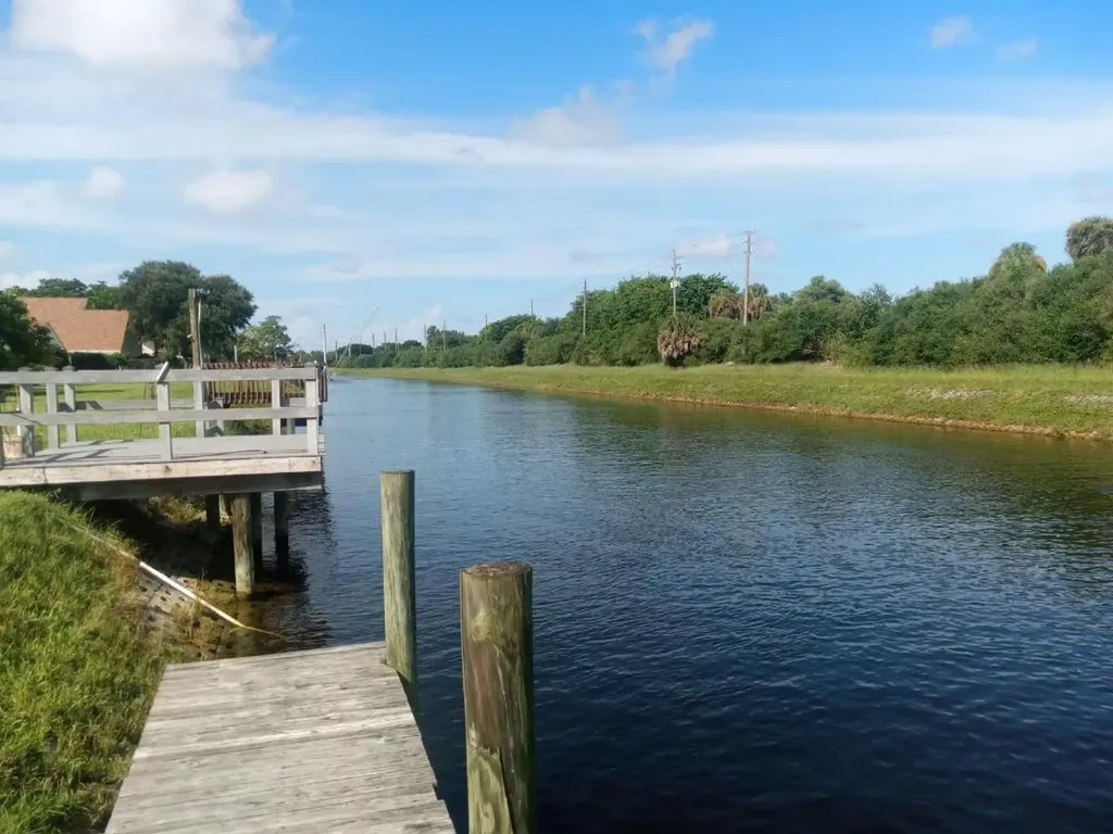 24 Hastings Lane Boynton Beach FL 33426