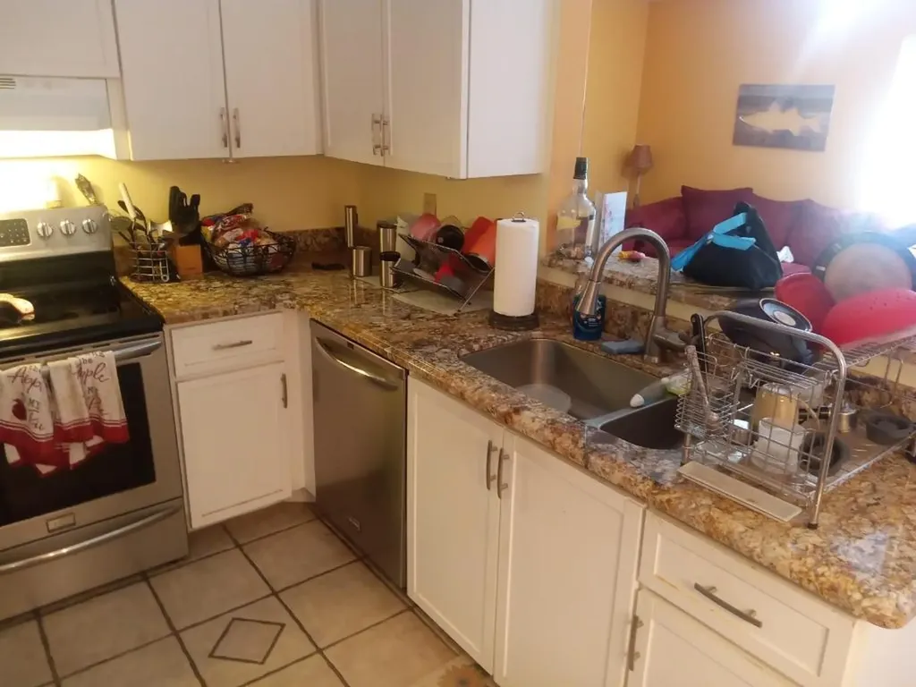 24 Hastings Lane Boynton Beach FL 33426