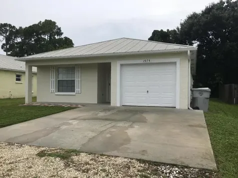 1575 17th Court SW Vero Beach FL 32962
