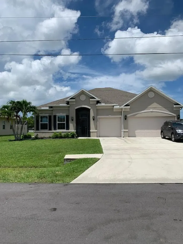 5448 NW Edgewater Avenue Port St Lucie FL 34983