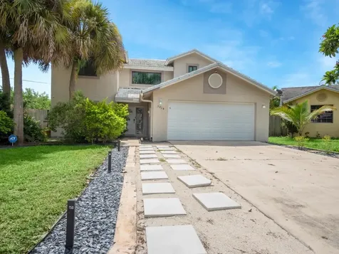 5824 Strawberry Lakes Circle Lake Worth FL 33463