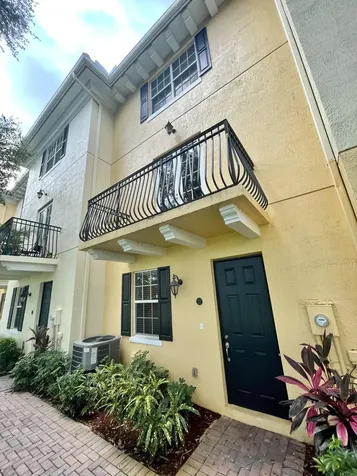 2502 N Dixie Highway Lake Worth Beach FL 33460
