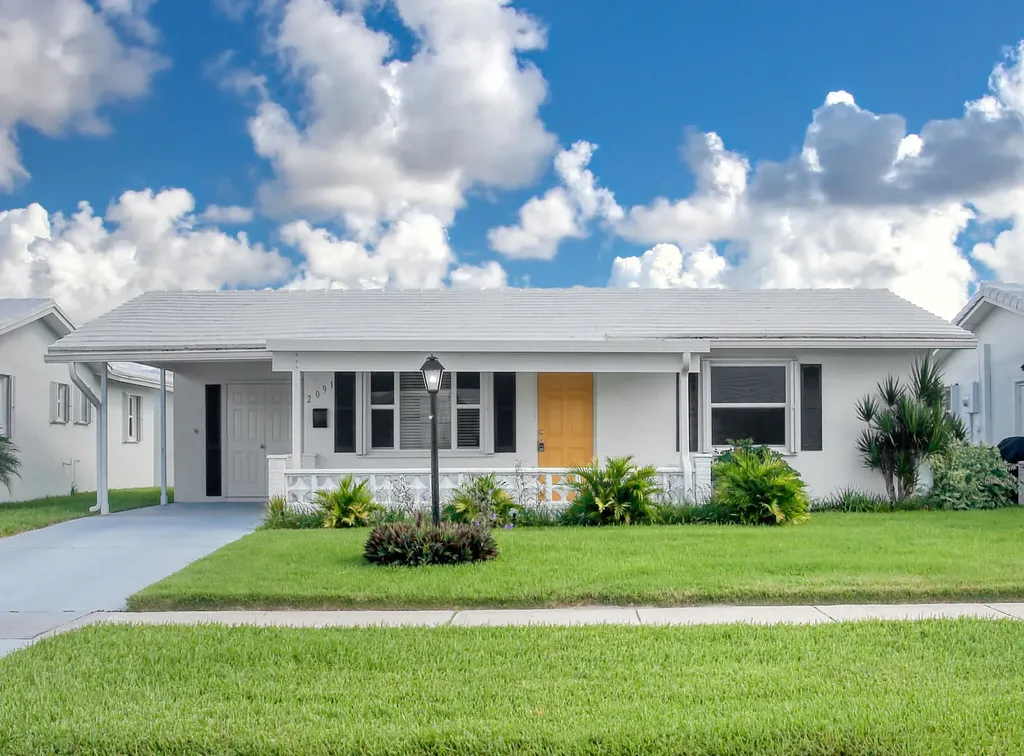 2091 SW 13th Avenue Boynton Beach FL 33426