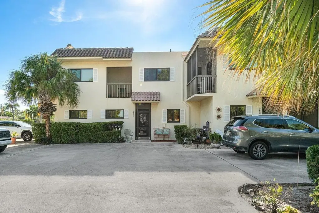 385 SE 17th Avenue Deerfield Beach FL 33441