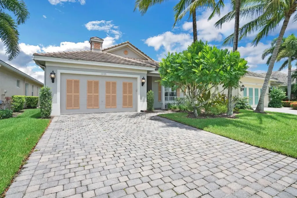 10735 La Strada West Palm Beach FL 33412