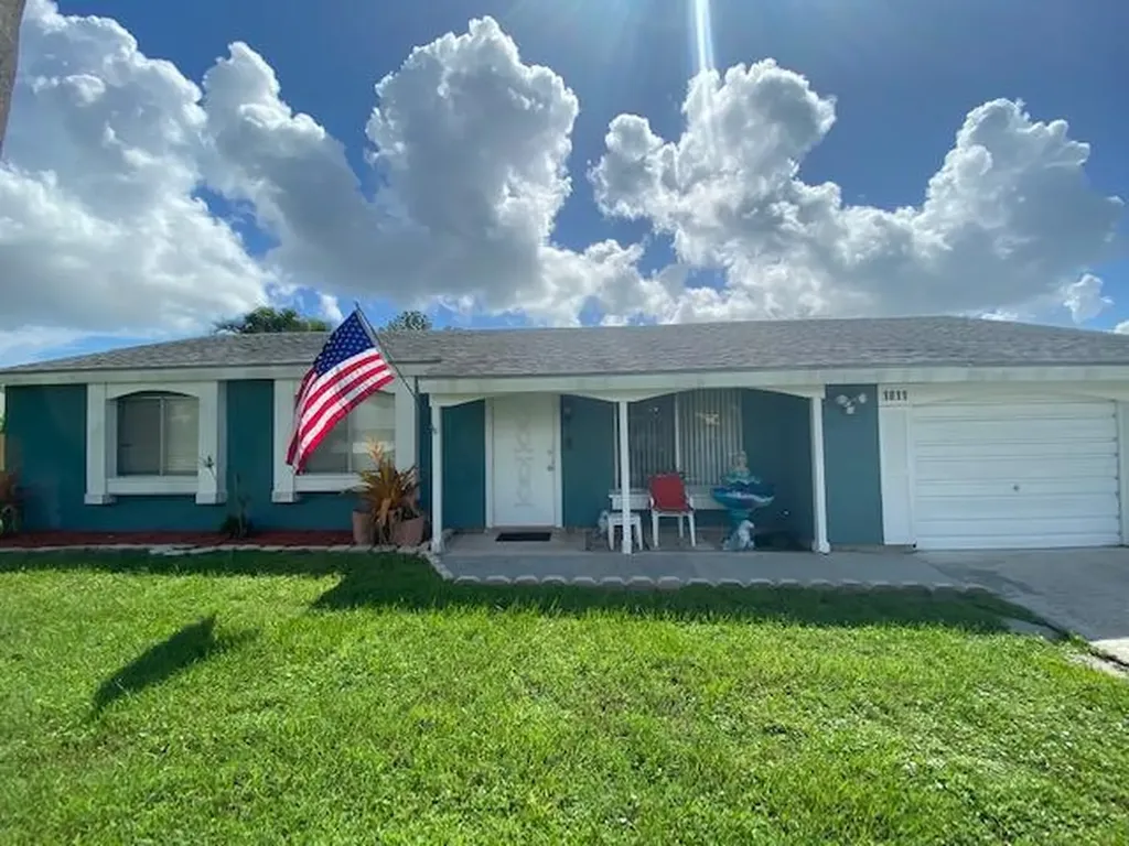1811 SE Manth Lane Port St Lucie FL 34983