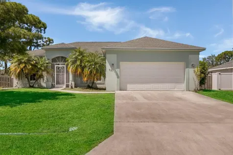 757 SW Duxbury Avenue Port St Lucie FL 34983