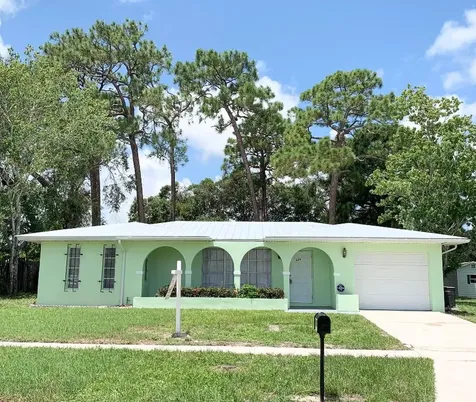 449 NE Electra Avenue Port St Lucie FL 34983